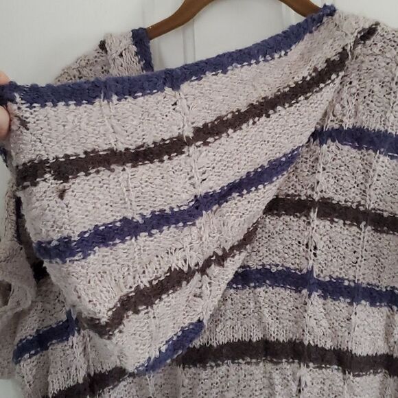 Mystree Striped Hooded Knit Top - Picture 7 of 8